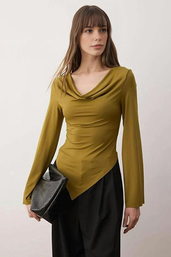WOVCOR Asymmetric Fitted Knitted Blouse