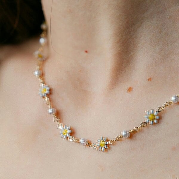 The Colourful Aura Colourful White Indie Boho Daisy Sun Flower Pearl Choker Floral Summer Necklace