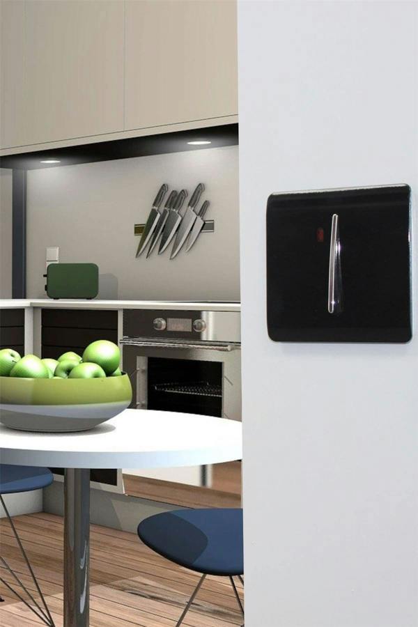 Trendi Switch 1 Gang 45 Amp Cooker Switch with Neon in Matt Black
