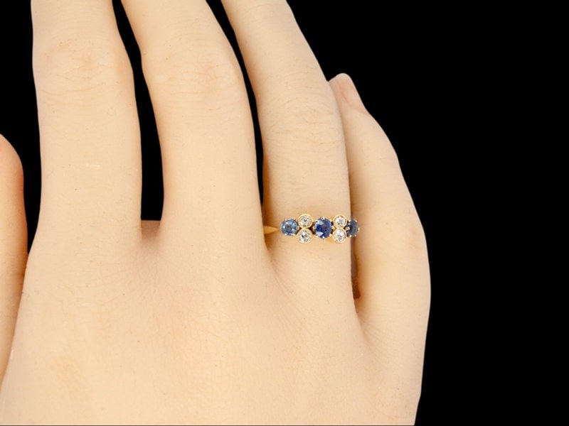 Vintage Tom A pretty antique Sapphire and Diamond ring