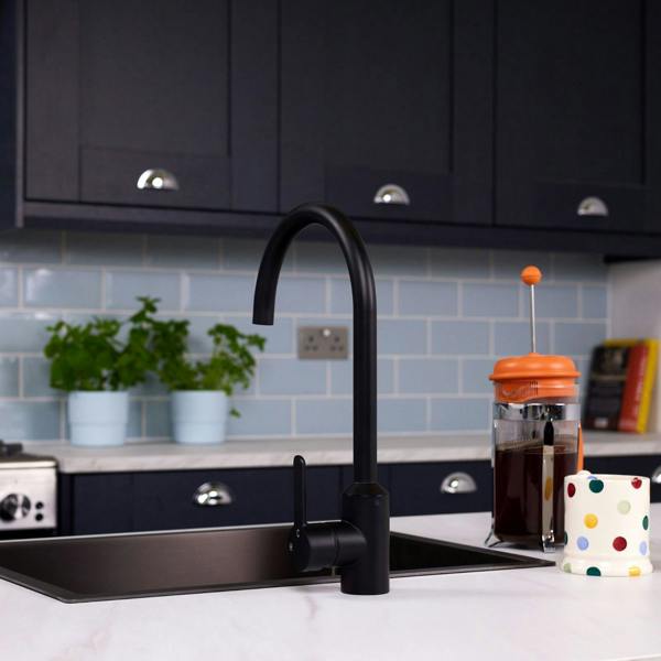 Flode Bryne | Single Lever Kitchen Sink Mixer Tap with Swivel Spout | Matt Black Finish