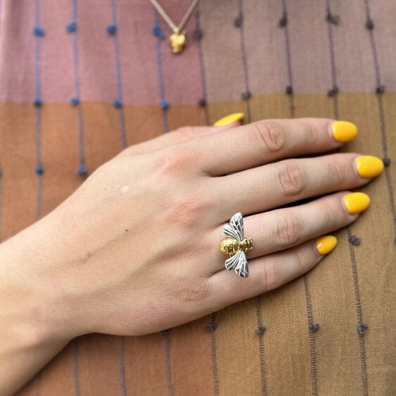 Reeves & Reeves Queen Bee Ring
