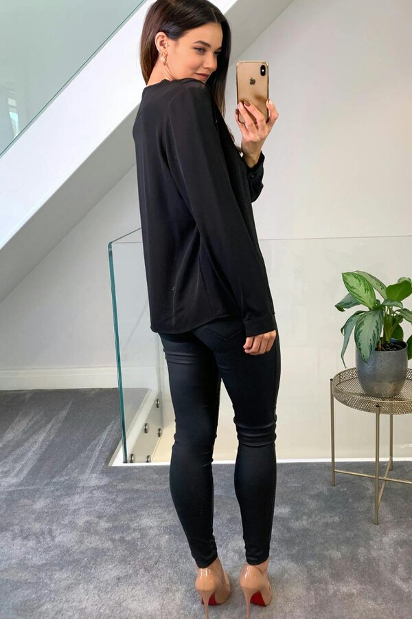 Hoxton Gal Oversized V Neck Long Sleeves Blouse in Black
