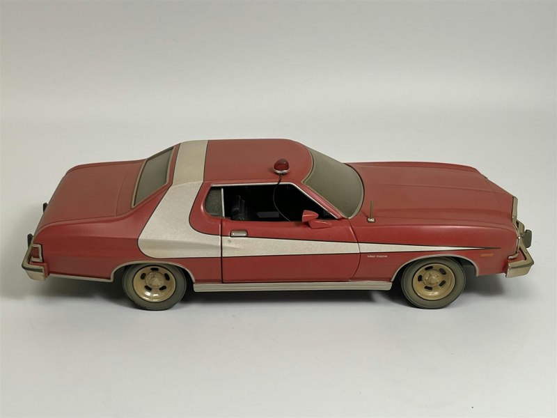 Greenlight Starsky and Hutch 1976 Ford Gran Torino Weathered Version 1:24 Greenlight 84121