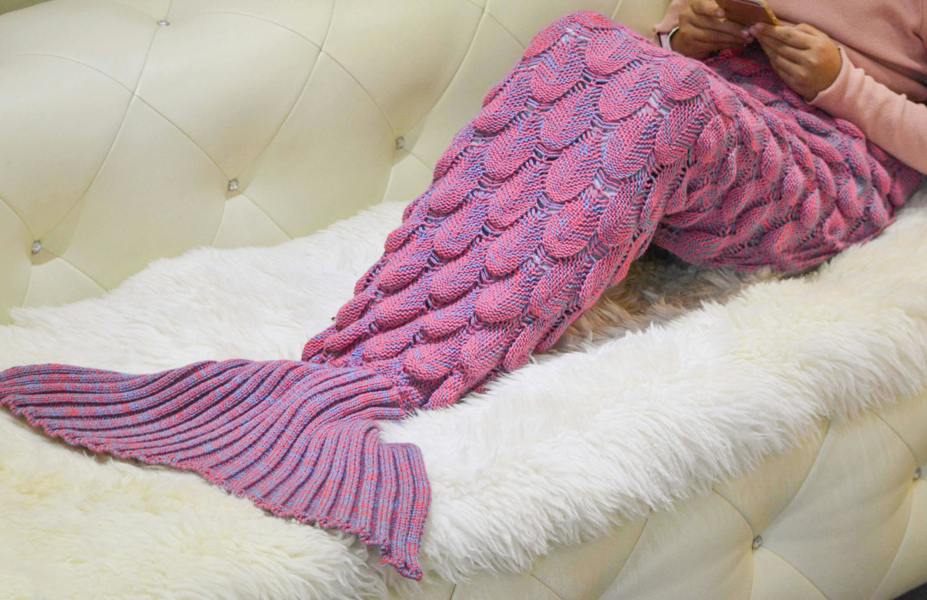 Velosso Cosy Comfort Acrylic Tufted Throw Blanket, Machine Washable