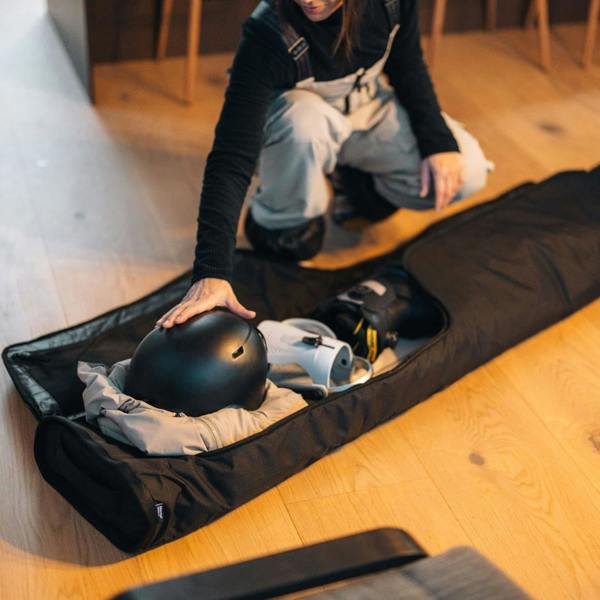 Thule RoundTrip Snowboard Roller Bag 165cm Black Wheeled Padded Travel Case