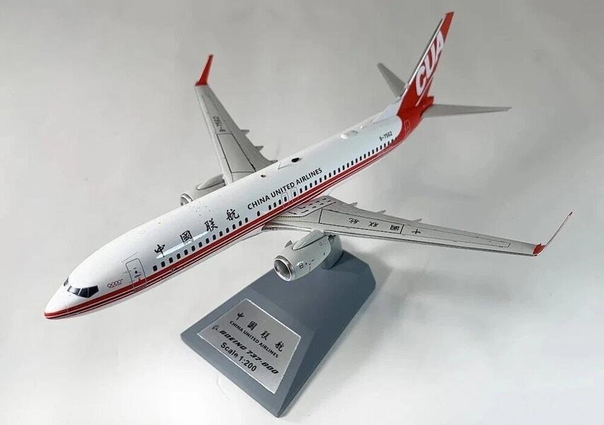 MCSlots China United Airlines Boeing 737-89P B-7562 1:200 Scale KJ Models KJB738057