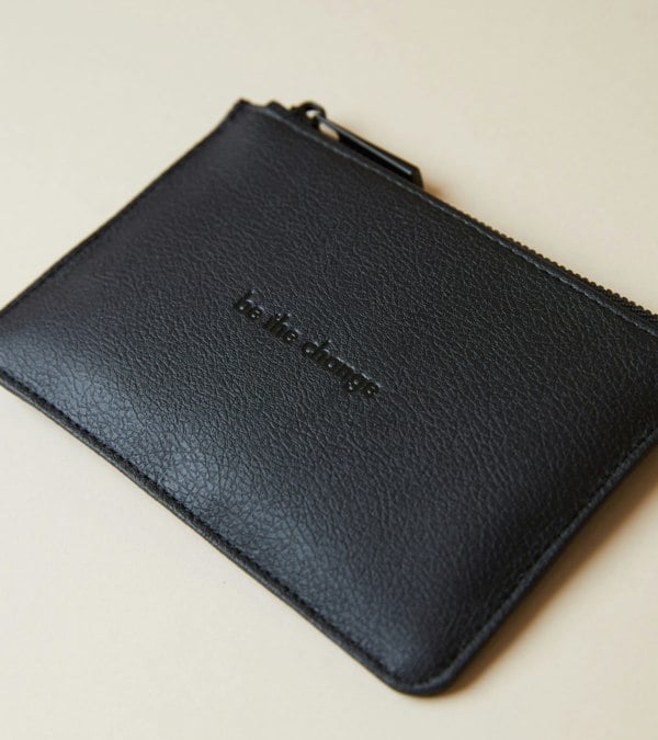 Votch AppleSkin All Black Card Holder | Classic Essentials