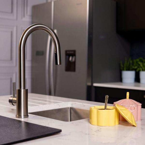 Flode Dölja | Kitchen Mixer Tap | Concealed Pull Out Hose and Spray Head | Brushed Steel