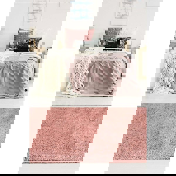 Machine Washable Shaggy Rug Plain Design in Pink – The Rugs