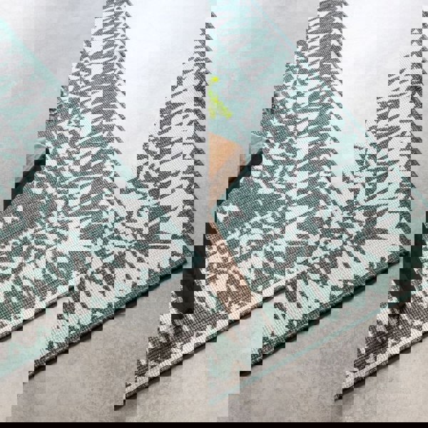 Dynamic Indoor & Outdoor Reversible Green Rug