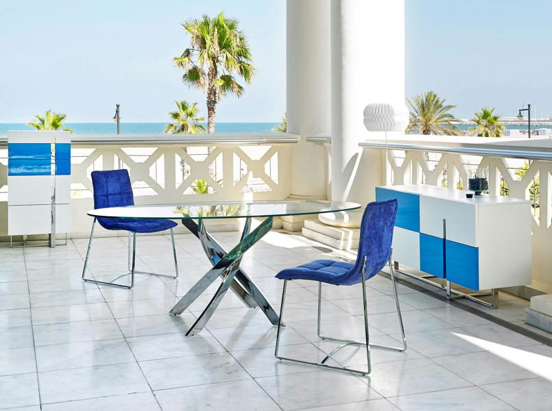Angel Cerdá Round tempered glass and chrome-plated steel dining table 1061