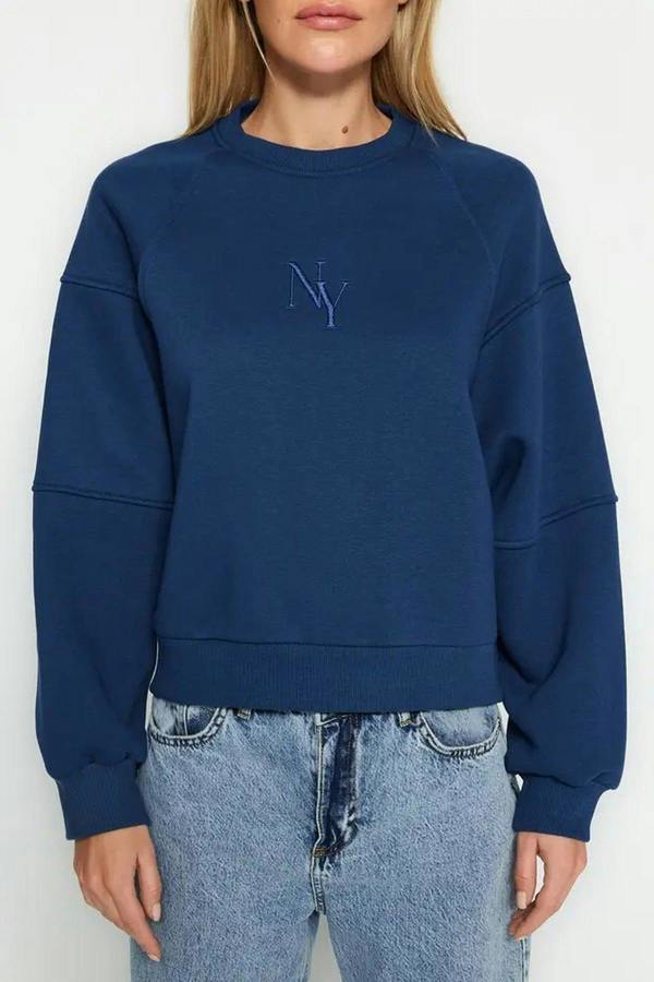 WOVCOR Crew Neck Embroidered Thick Fleece Knit Sweatshirt