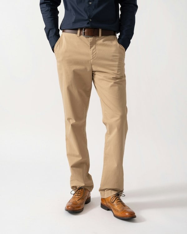 Model wearing GANT Mens Regular Fit Classic Chinos in Dark Khaki