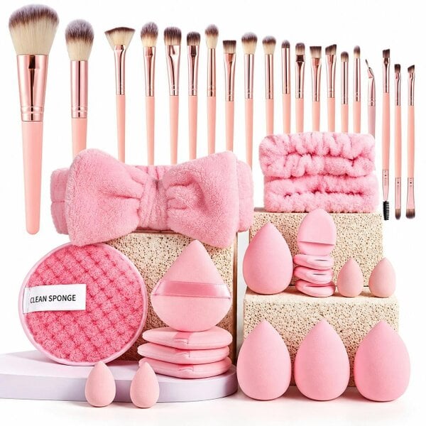 Dyzi Makeup Brush Set with Soft Brushes, Beauty Blenders & Puffs Gift Set