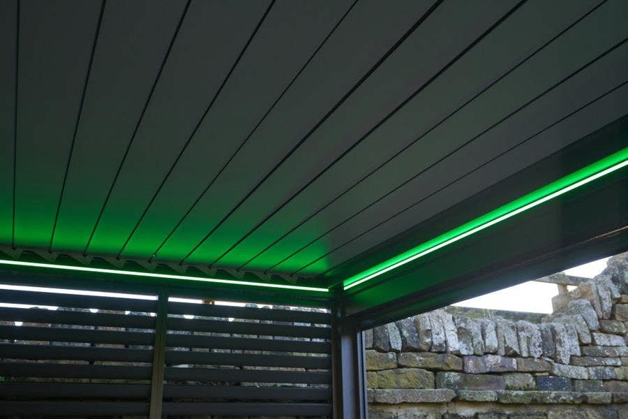 Ocean Designs Aviero 3m x 4m Retractable Free Standing Pergola