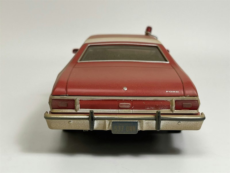 Greenlight Starsky and Hutch 1976 Ford Gran Torino Weathered Version 1:24 Greenlight 84121