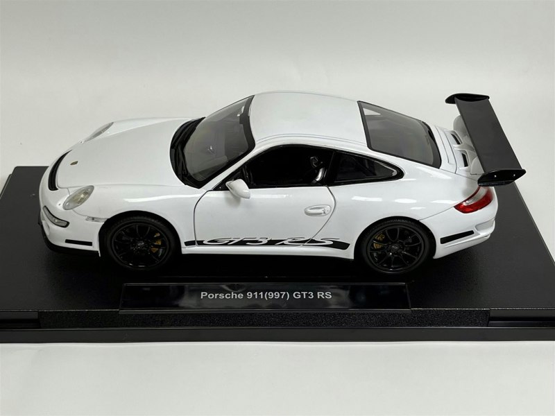 Welly Porsche 911 997 GT3 RS White 1:18 Scale Welly 18015w