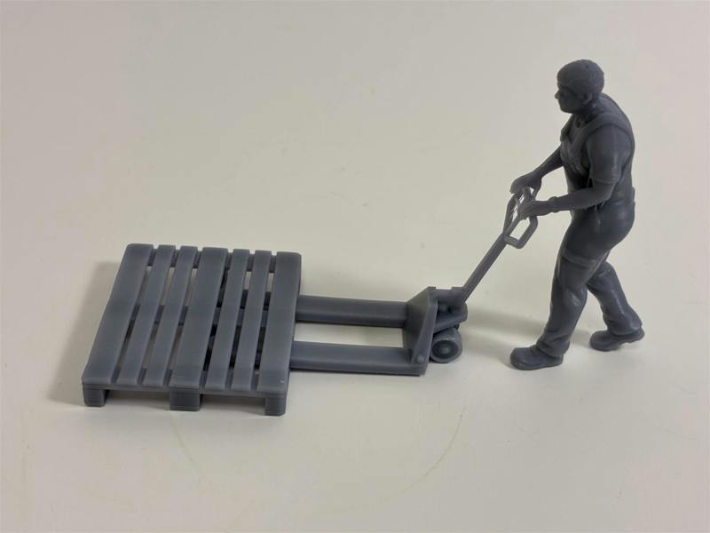 MCSlots Trackside Unpainted Figure 481 Warehouse Operative 1:32 Scale Wasp