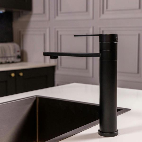 Flode Anka | Single Lever Kitchen Tap | Mono Design | Matt Black
