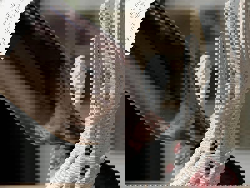 Flow Floating Wine Bottle Holder – Gravity Defying Wine Stand