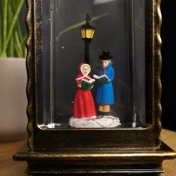 Samuel Alexander 27cm Dual Power Light up Christmas Glitter Water Spinner Rustic Lantern Carol Singing Scene with LEDs