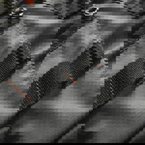 Scruffs Trade Flex Mens Pockets Cargo Shorts, close-up image showing durable fabric, multiple pockets, and adjustable strap for versatile workwear.