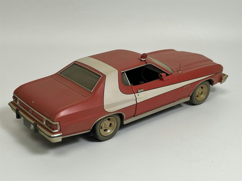 Greenlight Starsky and Hutch 1976 Ford Gran Torino Weathered Version 1:24 Greenlight 84121