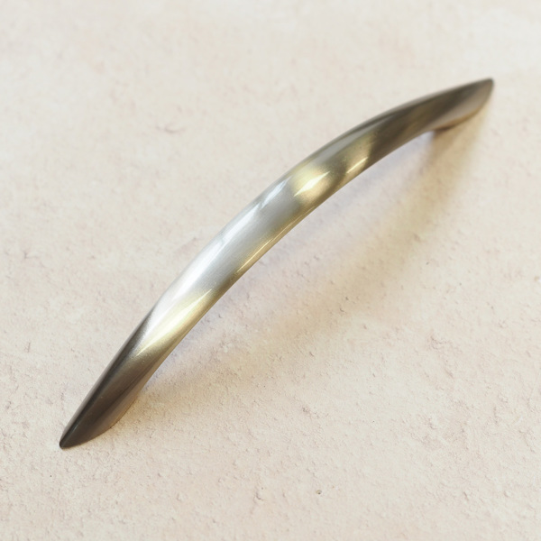 Handle & Home Brushed Nickel Flat Bow Handles