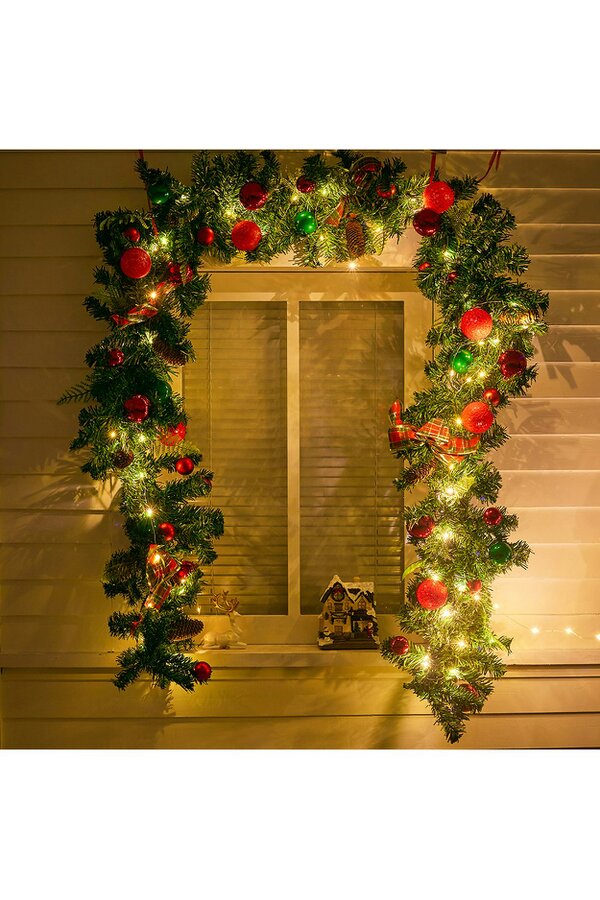 Living and Home 2.7m LED Light String Berry Ball Garland Christmas Decor