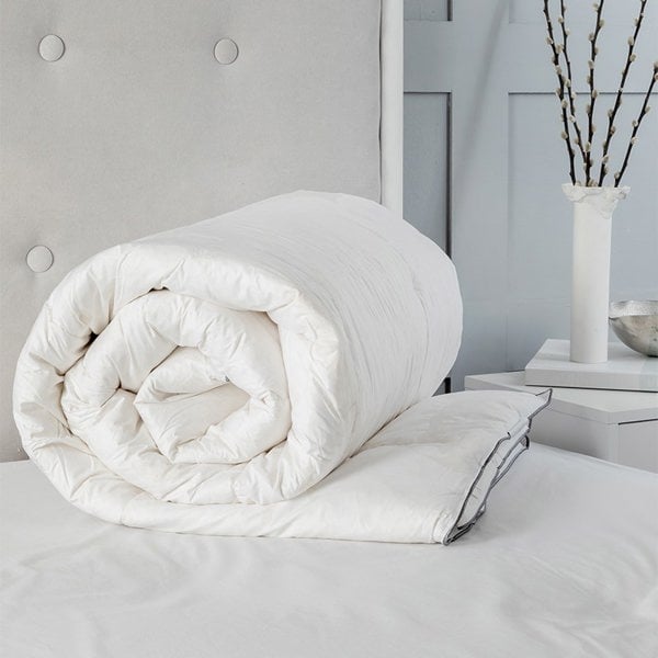 Snug City Luxury Duck Feather And Down Duvet