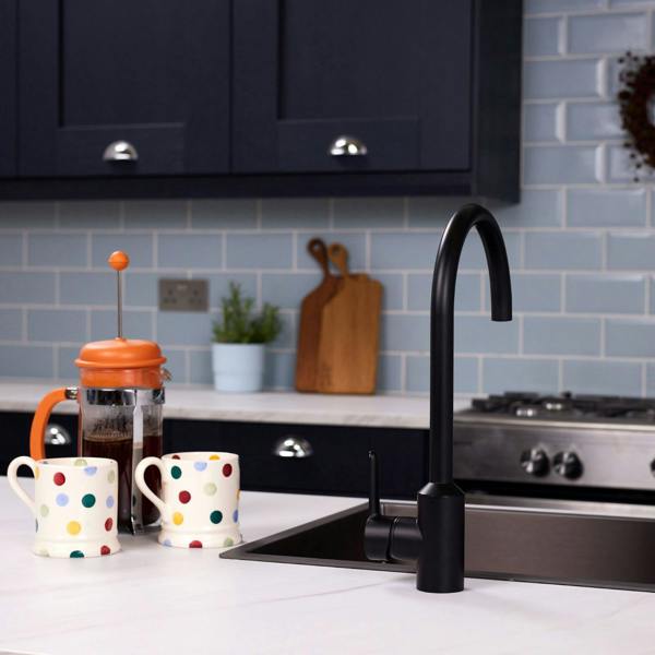 Flode Bryne | Single Lever Kitchen Sink Mixer Tap with Swivel Spout | Matt Black Finish