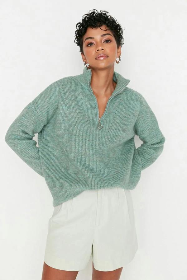 Hoxton Gal Soft-Textured Zip-Up Knit Sweater