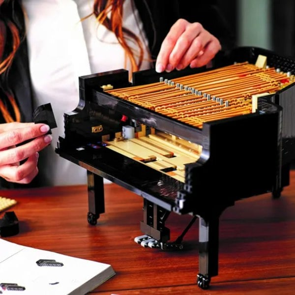 LEGO LEGO LEGO Ideas Grand Piano (21323)