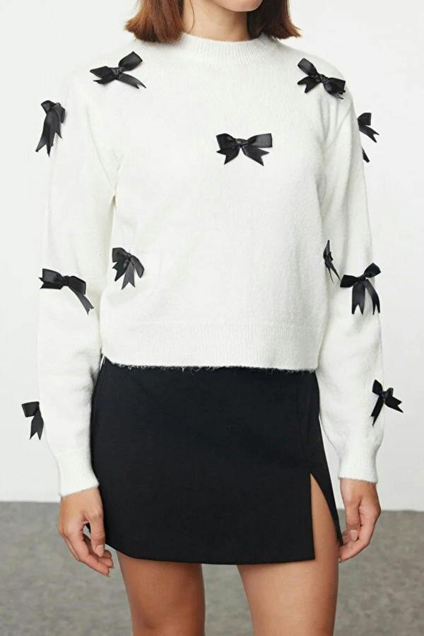 WOVCOR Soft Textured Knit Sweater with Bow Detail