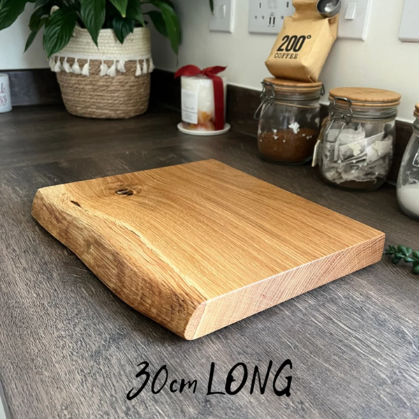 Giraffes & Craftz Live Edge Oak Chopping Board