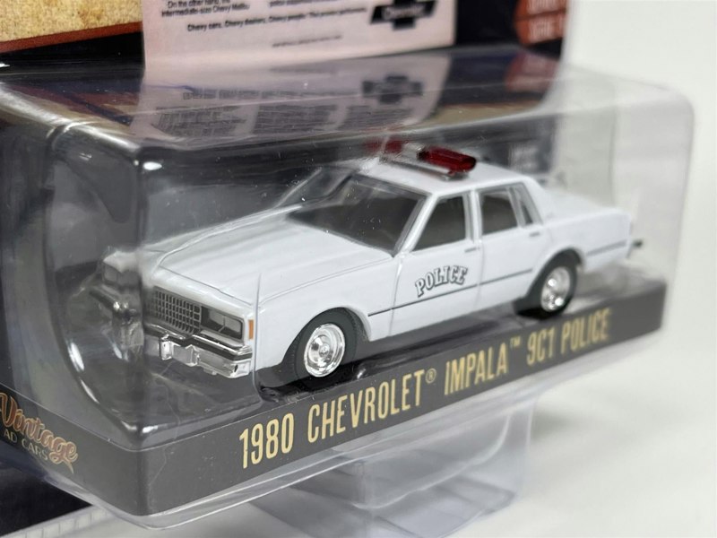 Greenlight 1980 Chevrolet Impala 9C1 Police White Vintage Ad Cars 1:64 39130E