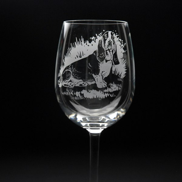 Glyptic Glass Art Basset Hound Dog Crystal Wine Glass - Hand Etched/Engraved Gift