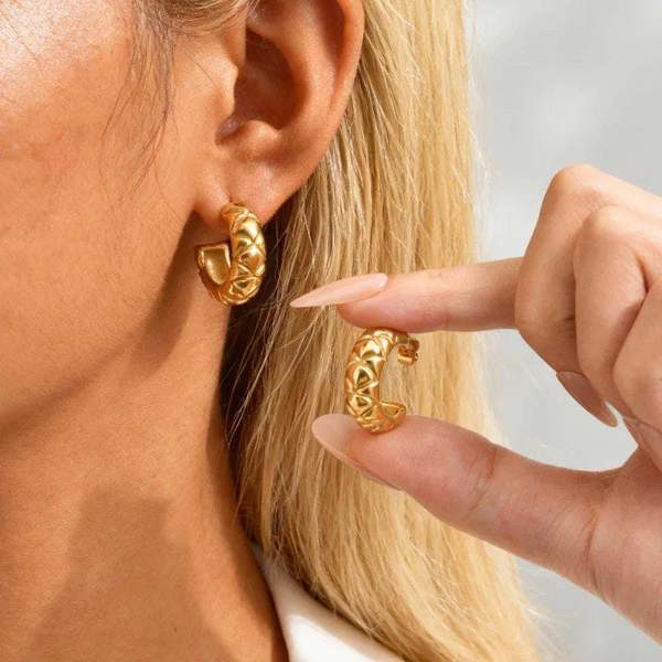 Elk & Bloom Chunky 14k Gold Engraved Huggie Hoops