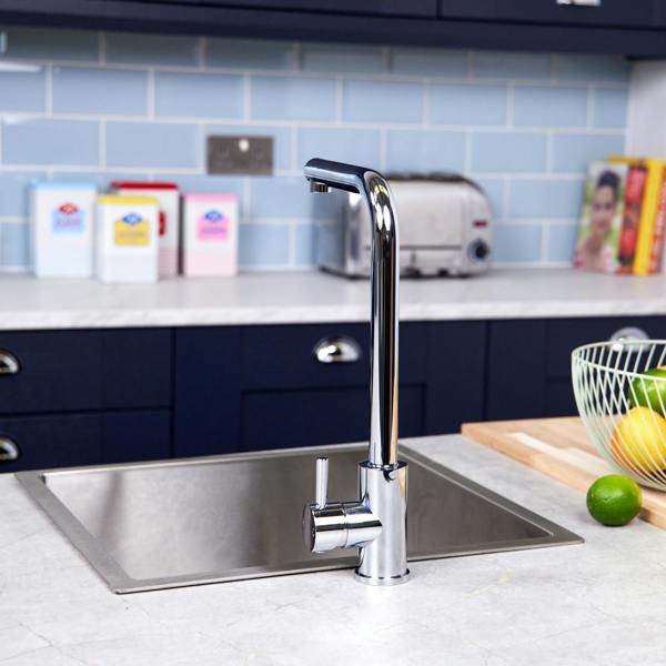 Flode Mjörn | Single Lever Kitchen Sink Mixer Tap with Swivel Spout | L Neck Design | Polished Chrome Finish