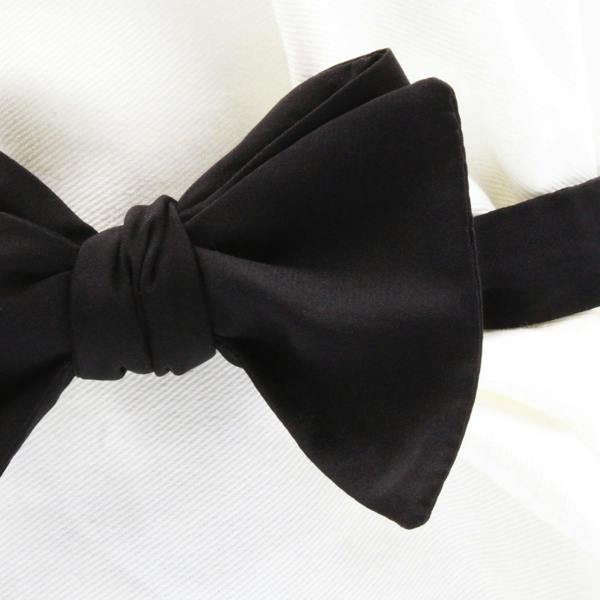 Dunhill bow tie in matt black silk