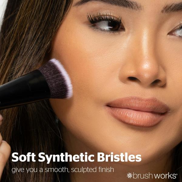 Brushworks No. 11 Flat Top Contour Brush
