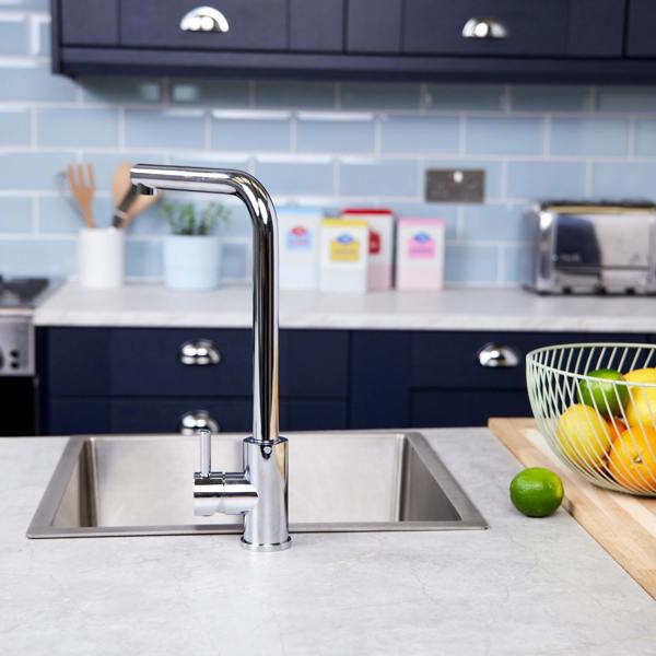 Flode Mjörn | Single Lever Kitchen Sink Mixer Tap with Swivel Spout | L Neck Design | Polished Chrome Finish