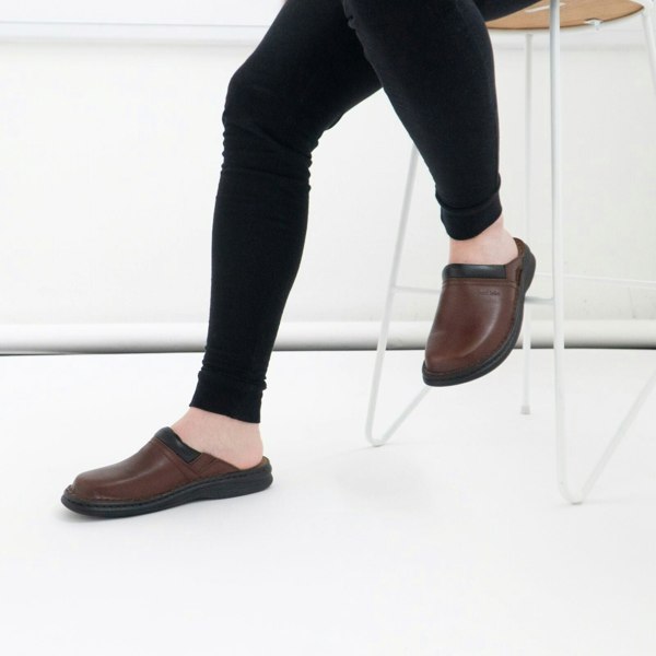 Josef Seibel MAX Mens Clogs Brandy