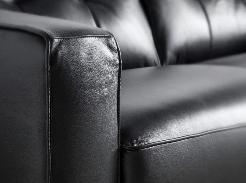 Angel Cerdá Chester sofa in black leather 6030/6031