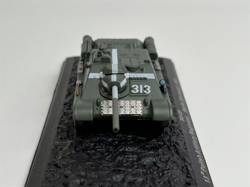 MCSlots SU 85 13TH Polish Artillery Regiment Berlin Germany 1945 1:72 Mag 112