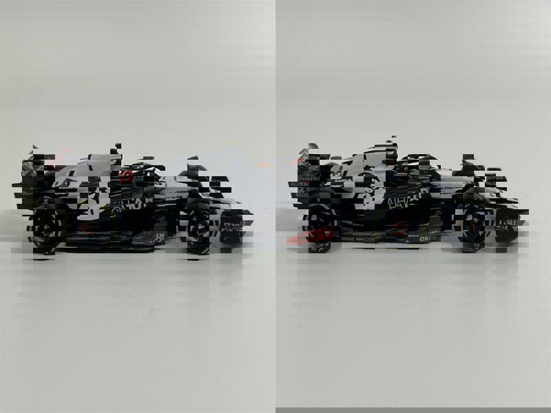 Mini GT Yuki Tsunoda Alpha Tauri AT04 #22 2023 F1 Australian GP 1:64 Mini GT MGT00726L