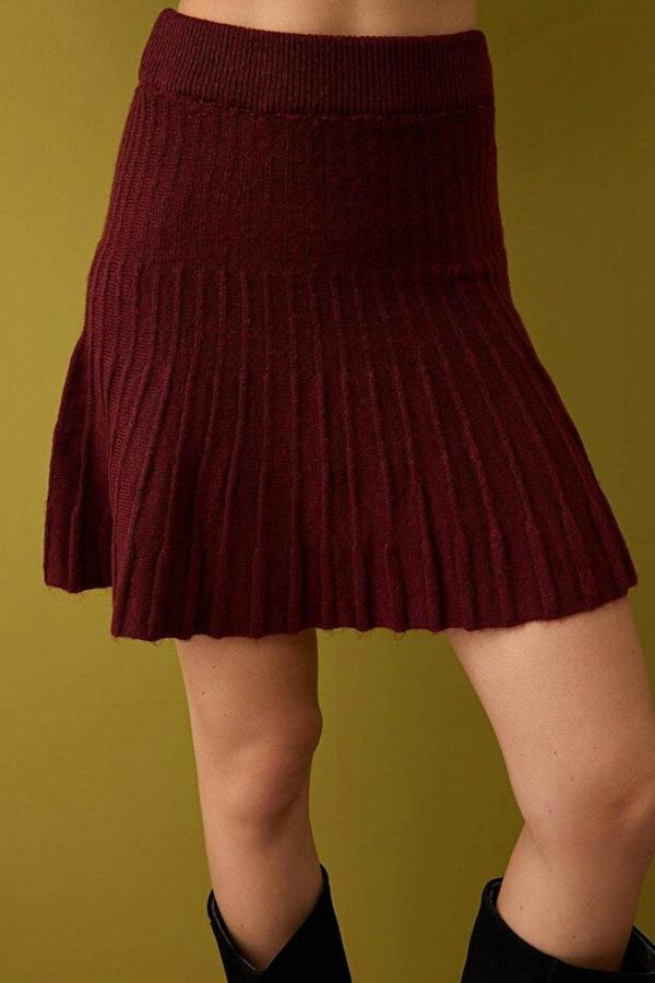 WOVCOR 2-Piece Soft Textured Turtleneck Sweater-Skirt Knitwear Set
