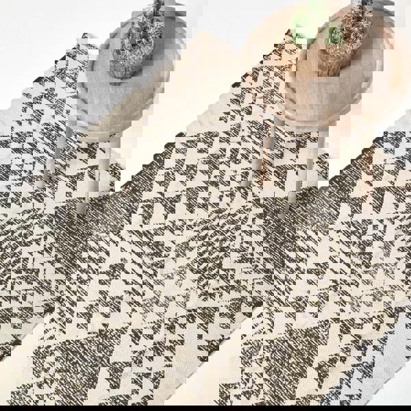 HOMESCAPES Delphi Geometric Style 100% Cotton Printed Rug