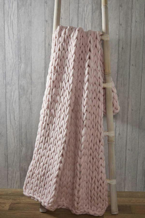 Cable Knitted Blush Pink Throw 120 x 150cm